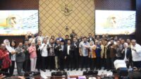 Ketua_Komisi_V_DPR_RI_Lasarus_foto_bersama_usai_Rapat_Kerja_perdana_Komisi_V_DPR_RI_dengan_seluruh_m20241029200746 Komisi V Soroti Lemahnya Kemendes-PDT Awasi Dana Desa: Pemda Lebih Takut kepada Inspektorat!