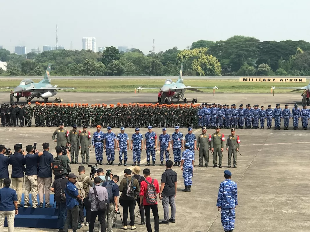 TNI AU kerahkan 4 F-16 kawal pesawat tamu negara datang pelantikan