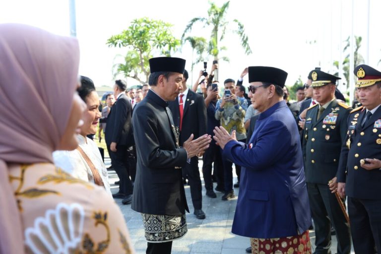 Prabowo antar Jokowi ke bandara Halim Untuk Purnatugas
