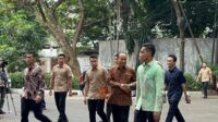 budi-arie-juga-menemui-presiden-terpilih-prabowo-subianto-batik-cokelat-anggidetikcom_169 Budi Arie Juga Hadir Penuhi Panggian Prabowo di Kertanegara