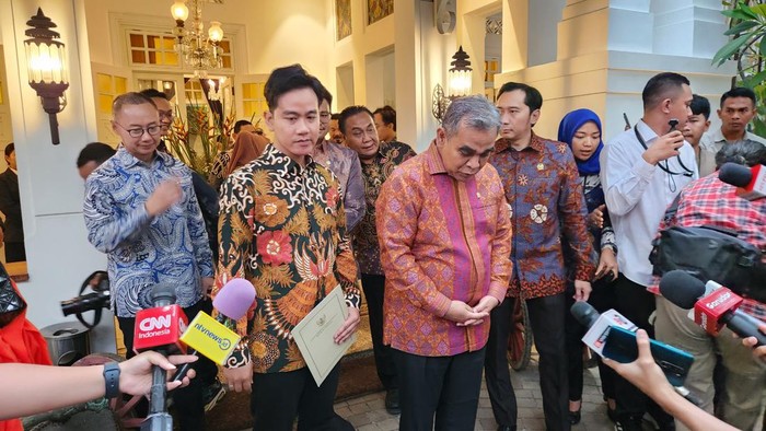 Wapres Terpilih Gibran Dapat Bocoran Susunan Menteri dari Prabowo Saat Makan Siang di Solo