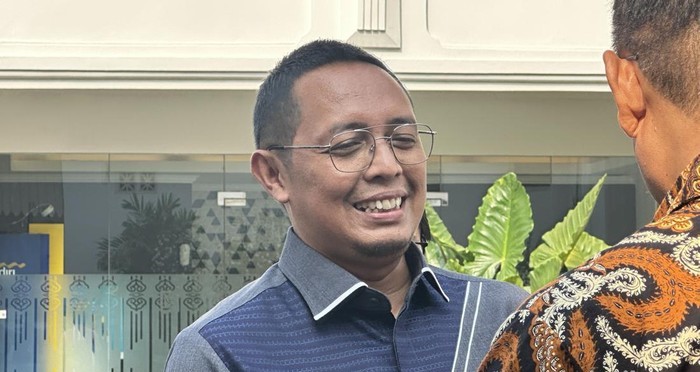 Hasan Nasbi Diminta Prabowo Bantu di Pemerintahan: Sebuah Kehormatan Besar