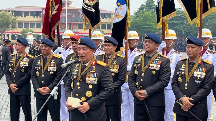 Presiden Jokowi Anugerahi Tanda Kehormatan ke 7 Satuan Polri , Kapolri: Ini Amanah