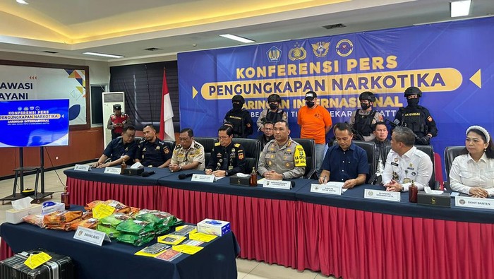 Polisi Buru 3 DPO Penyeludupan 11 Kg Narkoba dari Malaysia