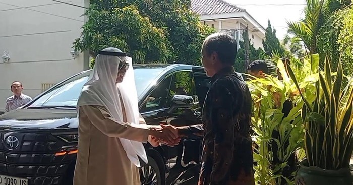 Jokowi Ditemui Menteri UEA Sheikh Al Nahyan di Solo, Bahas Apa?