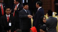 momen-prabowo-beri-hormat-ke-luhut-sebelum-sidang-tahunan-mpr-2_169 Luhut Masuk Pemerintahan Prabowo: Bukan Sekadar Posisi tapi Mengabdi