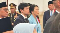 nicholas-sean-saat-menemani-veronica-tan-dilantik-sebagai-wamen-pppa-isaldetikcom_169 Veronica Tan Didampingi Nicholas Sean Saat Dilantik sebagai Wamen PPPA