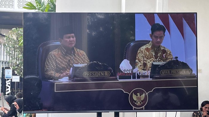 Sidang Kabinet Perdana, Prabowo Minta Menteri Cepat Atur Administrasi-Tim