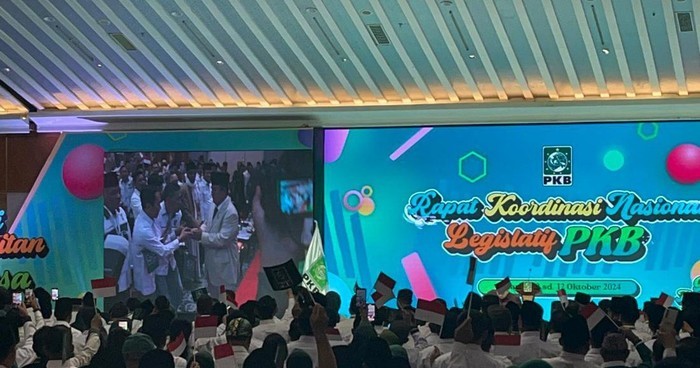 Prabowo Tiba di Forum Legislator PKB, Disambut Cak Imin