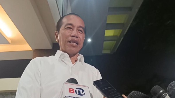 Jenguk Putri Kaesang,Bebingah Sang Tansahayu , Jokowi Ngaku Belum Berani Gendong