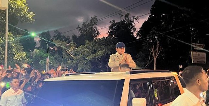 Masyarakat Antusias Sambut Presiden Prabowo di Akmil Magelang