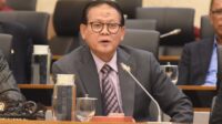 Anggota_Komisi_IV_DPR_RI_Rokhmin_Dahuri_saat_mengikuti__Raker_Komisi_IV_DPR_RI_dengan_kementerian_Pe20241106135950 Persoalan Struktural Sebabkan Profesi Petani dan Nelayan Selalu Dihantui Kemiskinan