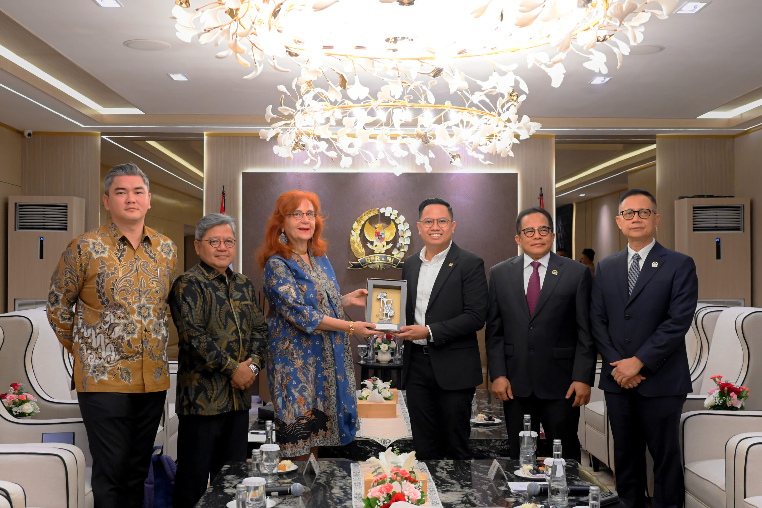 Hadiah Patung 75 Tahun Indonesia-Yunani, Perkuat Hubungan Kerja Sama Budaya hingga Perkapalan