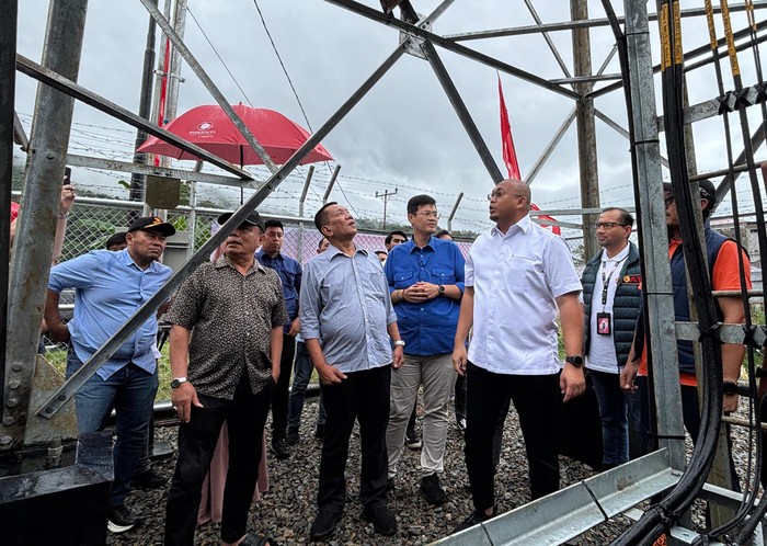 Andre Rosiade Resmikan BTS Telkomsel di Kambang Timur Pesisir Selatan