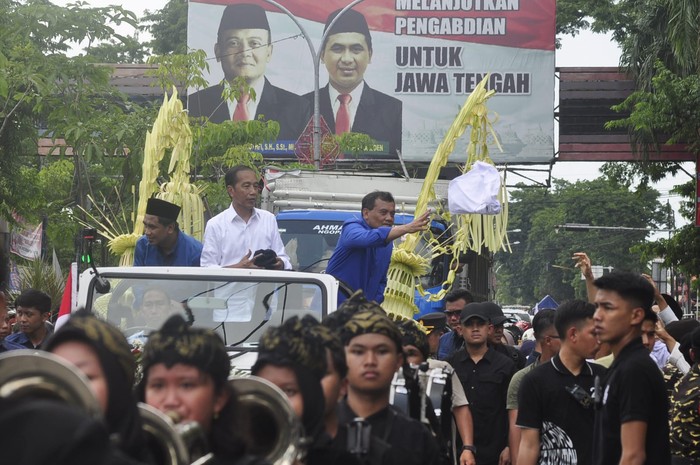 Ada Pawai Jokowi Bareng Luthfi-Yasin, Masyarakat Blora Padati Jalan
