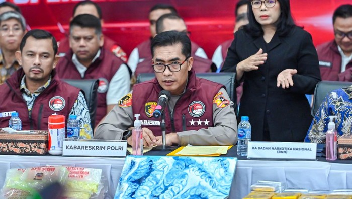 Bareskrim Polri Gerebek Pabrik Narkoba di Bali , Produksi 1,1 Juta Pil Happy Five Digagalkan!