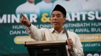 Wakil Ketua Umum PBNU KH Zulfa Mustofa saat memberikan pidato kunci pada Pembukaan Seminar Istinbath Hukum Islam, Hukum Diniyah, dan Bahtsul Masail Metode Penentuan Awal Bulan Hijriah di Syahida Inn UIN Syarif Hidayatullah, Ciputat. Tangerang Selatan Wakil Ketua Umum PBNU KH Zulfa Mustofa saat memberikan pidato kunci pada Pembukaan Seminar Istinbath Hukum Islam, Hukum Diniyah, dan Bahtsul Masail Metode Penentuan Awal Bulan Hijriah di Syahida Inn UIN Syarif Hidayatullah, Ciputat. Tangerang Selatan