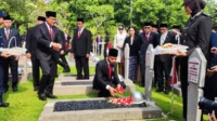 Wapres Gibran pimpin upacara peringatan Hari Pahlawan di Kalibata
