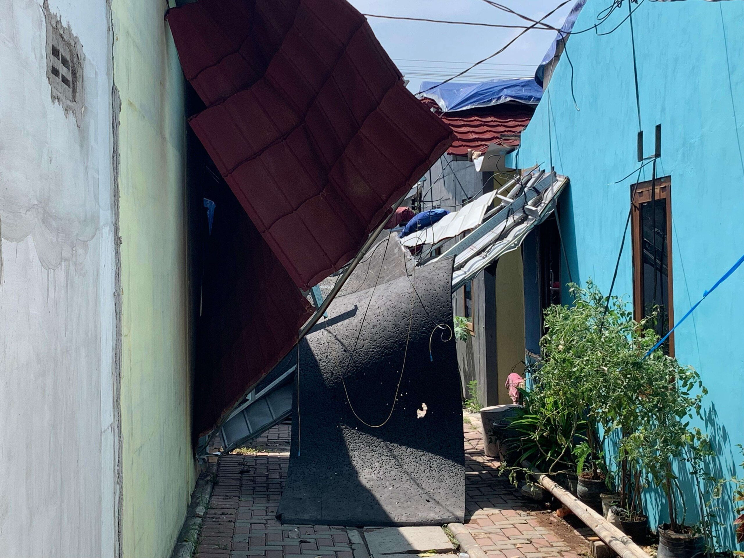 Puluhan Rumah Rusak Diterjang Angin, Pemilik Enggan Mengungsi