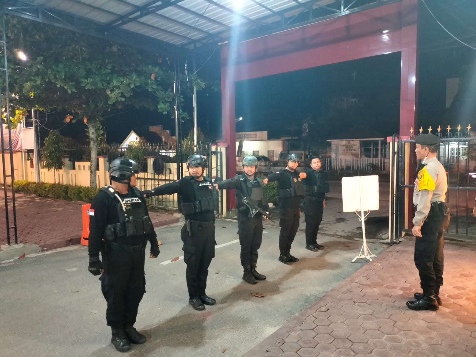 Polsub Sektor Datuk Bandar Timur Polres Tanjungbalai Patroli Dialogis Menyapa Warga