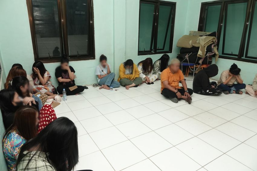 Terjaring Razia Pekat, Puluhan Wanita Diamankan Satpol PP Paluta karena Di Duga Kumpul Kebo