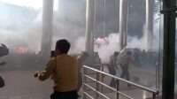 Demo Tangkap Harun Masiku di KPK Berakhir Ricuh