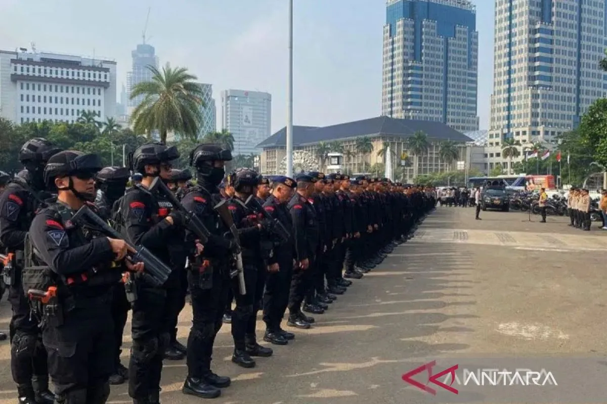 Ratusan personel amankan aksi tolak PPN 12 persen di Istana Negara