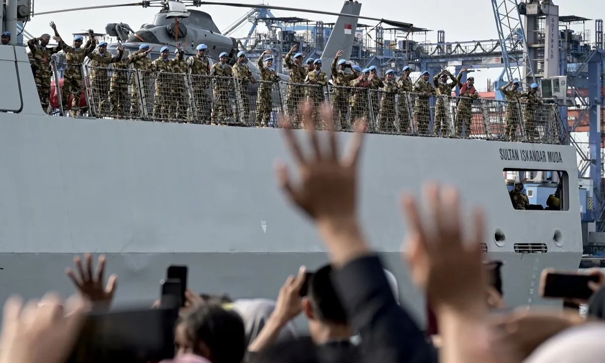 KRI SIM-367 tinggalkan Jakarta berlayar menuju Lebanon