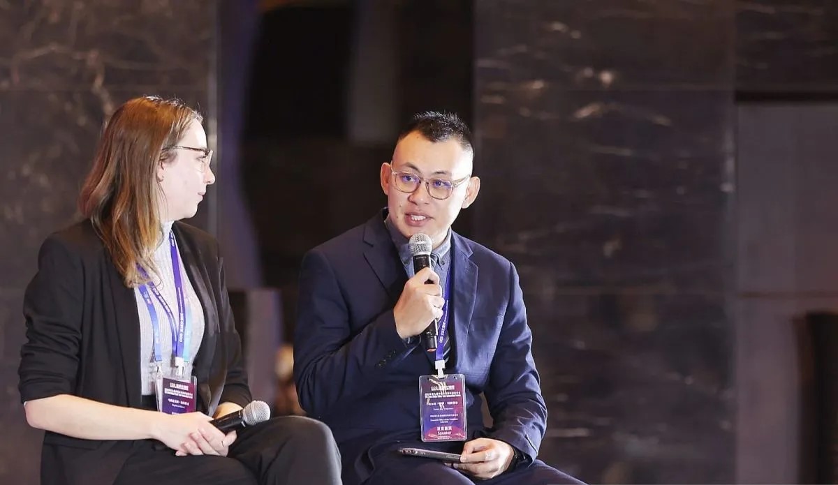 Tokoh muda dari Sulawesi Utara, Harsen Roy Tampomuri (kanan) saat menjadi pembicara pada Global Young Leaders Forum yang diselenggarakan oleh Center for China and Globalization (CCG) di Beijing, China.