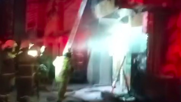 Kafe di Kemang Kebakaran, 16 Mobil Damkar Dikerahkan Padamkan Api