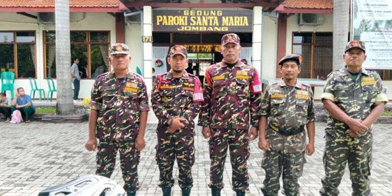 banser jombang Ikut Jaga Gereja saat Natal