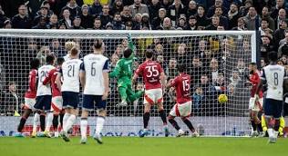 Tumbangkan MU, Tottenham pastikan tempat terakhir semifinal Piala Liga