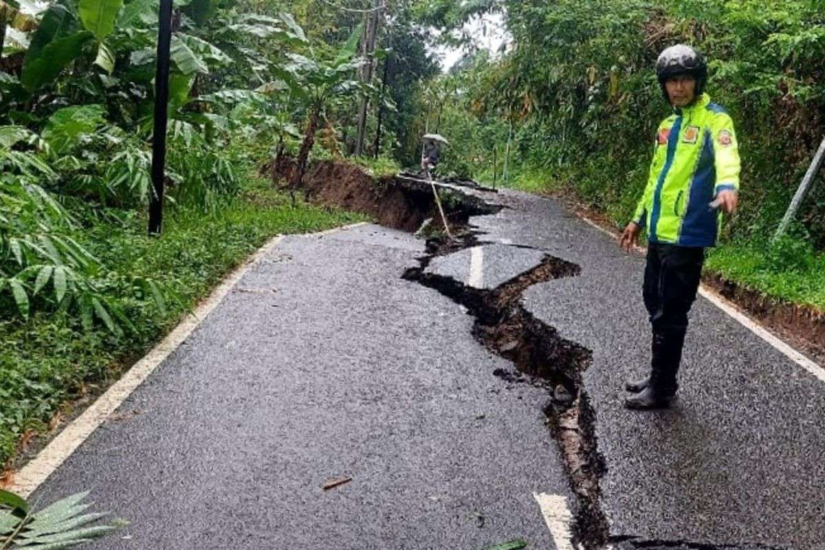 Hingga hari ini , Ribuan Warga Cianjur Masih Bertahan di Pengungsian