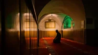 ibadah-shalat-tahajud-nu-online-canva_1734570296 Khutbah Jumat: 4 Amal Ibadah Penghantar Menuju Surganya Allah