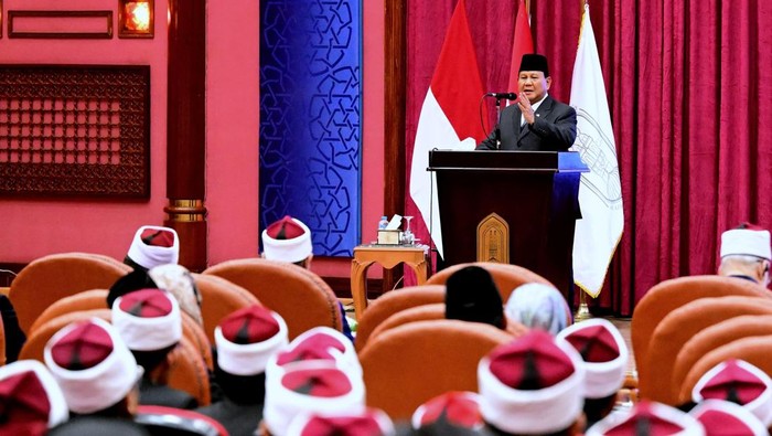 Prabowo Subianto di depan para mahasiswa Indonesia di Kairo Mesir