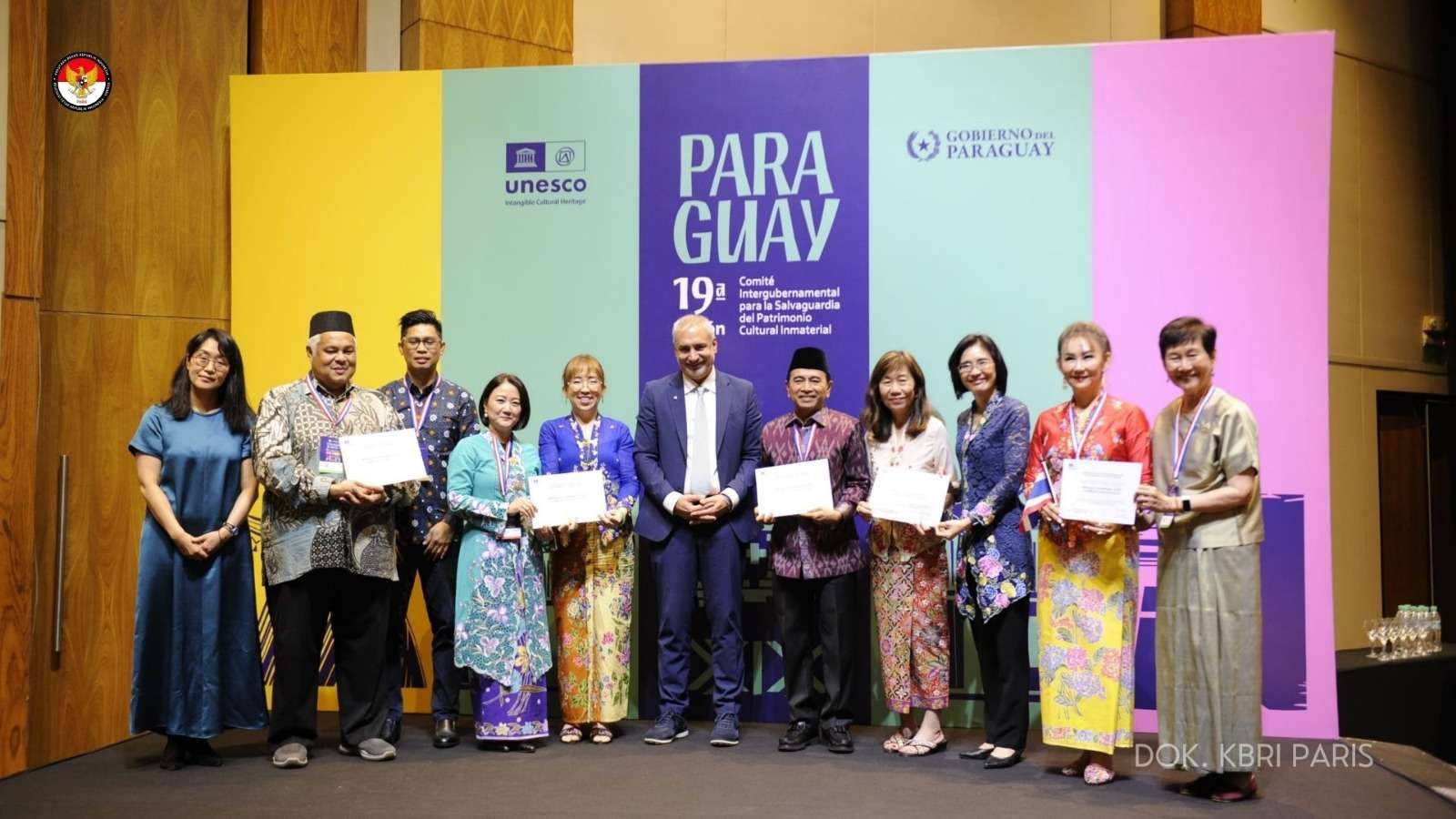 Kebaya Resmi Masuk Daftar Warisan Budaya Takbenda UNESCO