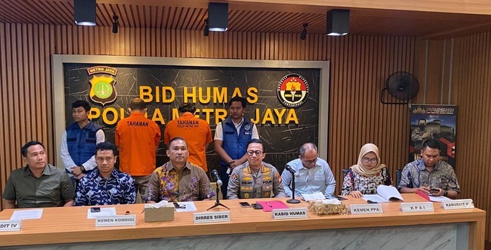 Ternyata Website Seks Swinger Dikelola Pasutri Punya 17 Ribu Member, Ada WNA