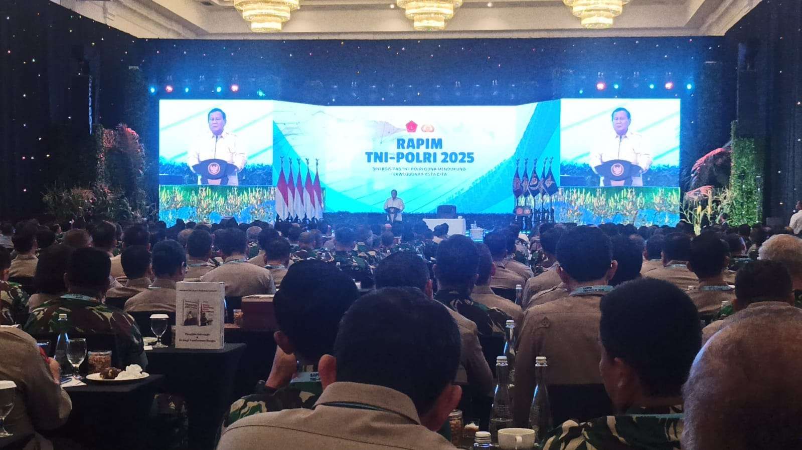 Ini Pesan Prabowo ke TNI-Polri Saat Rapim : Harus Selalu Bersama Rakyat