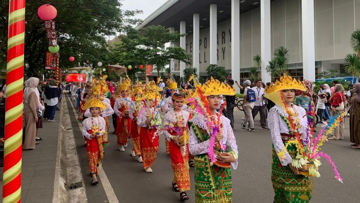 Meriahnya Pawai Telok Tamat Sambut Isra Miraj di TMII