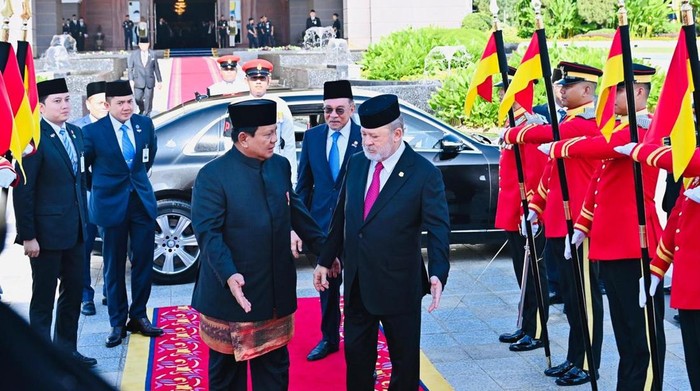 Prabowo Kunjungi Istana Negara Malaysia, Disambut PM dan Sultan Ibrahim