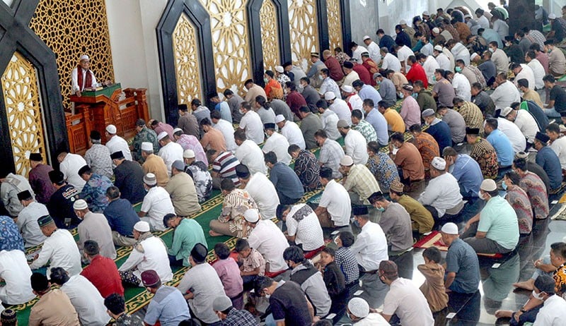 Khutbah Jumat: Jangan Kehilangan Arah di Tengah Derasnya Arus Kehidupan