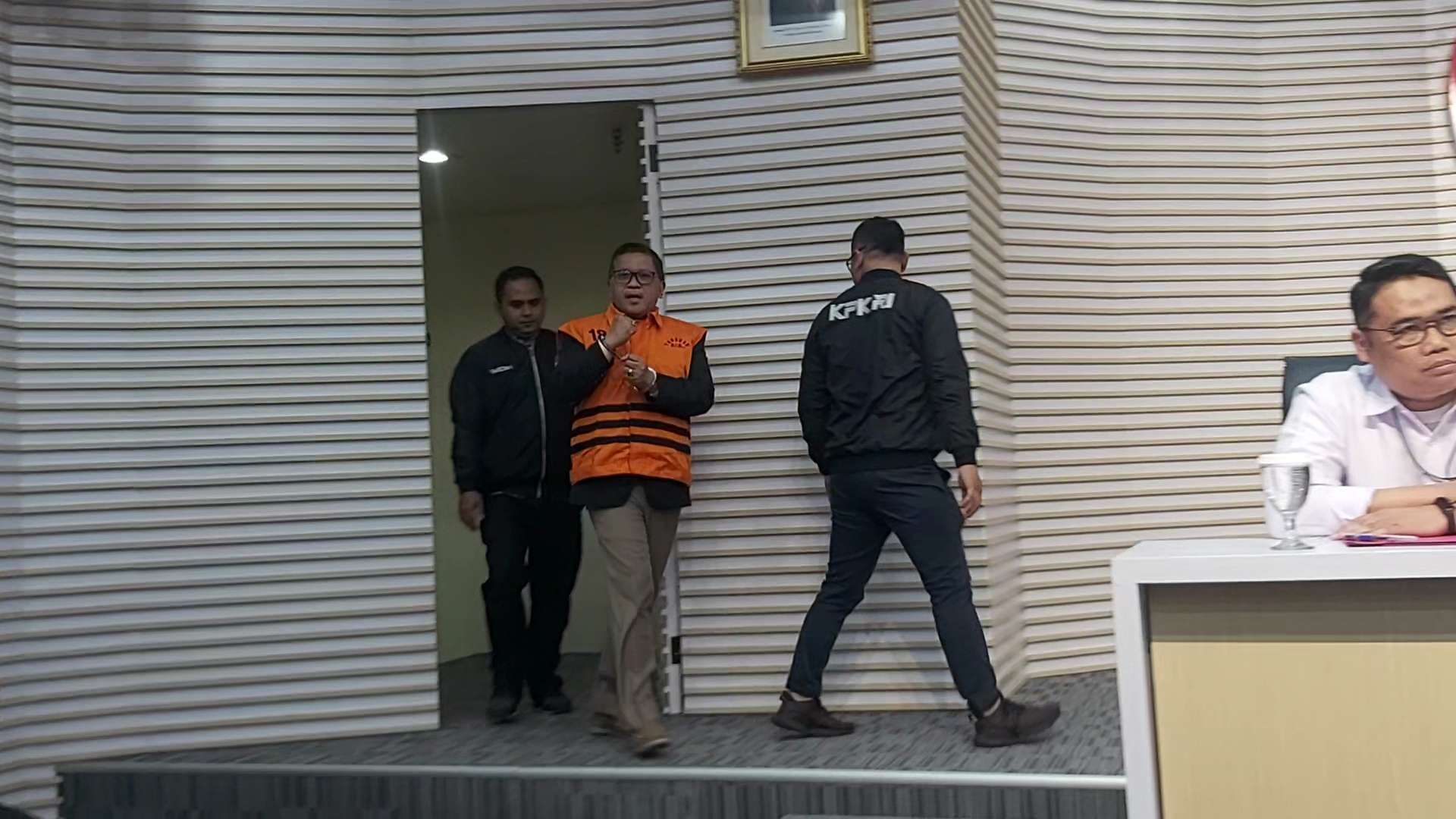 KPK Resmi Menahan Sekjen PDIP Hasto Kristiyanto