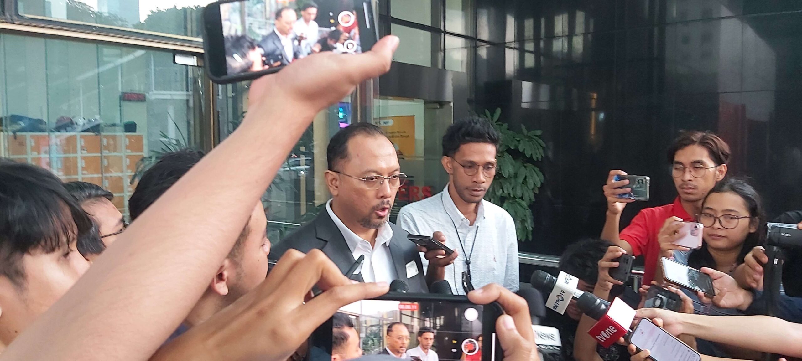 KPK Panggil Gusrizal Staf Anggota DPR Achmad Hafisz Tohir Terkait Dugaan Korupsi Pembangunan Flyover Riau