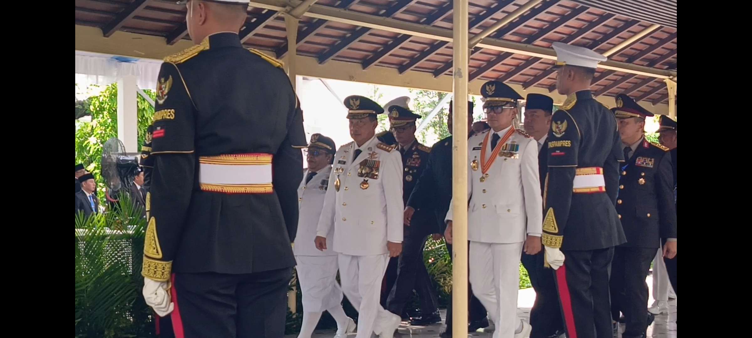 Dipimpin Mendagri, Barisan Kepala Daerah Tiba di Istana Kepresidenan