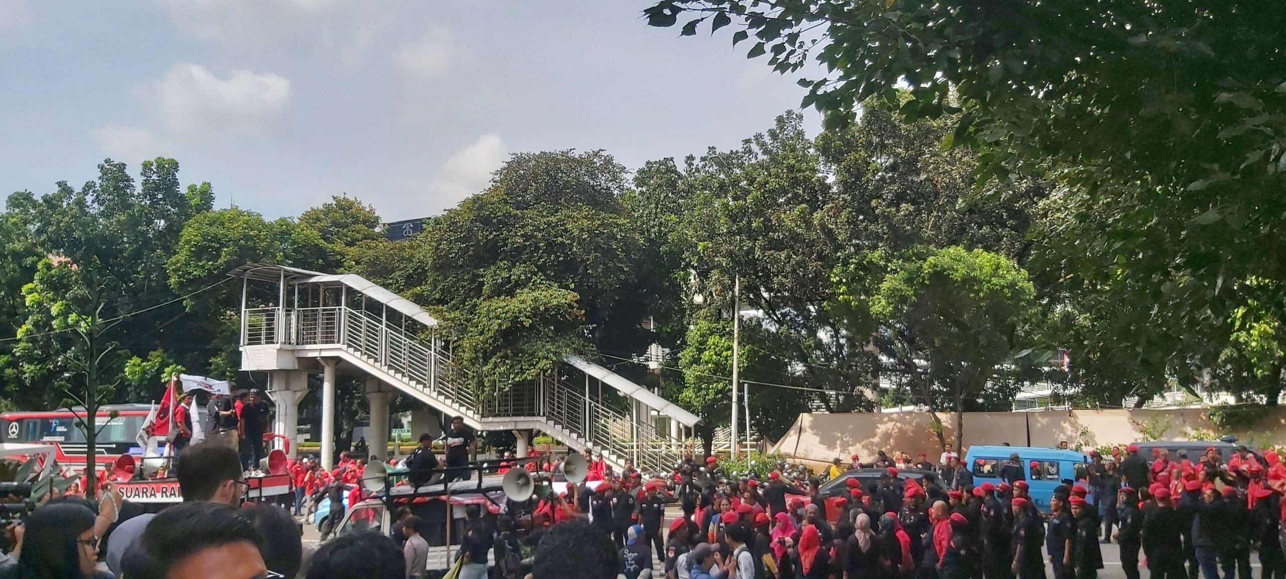 Hasto Di Periksa, Satgas Cakra Buana Kepung KPK