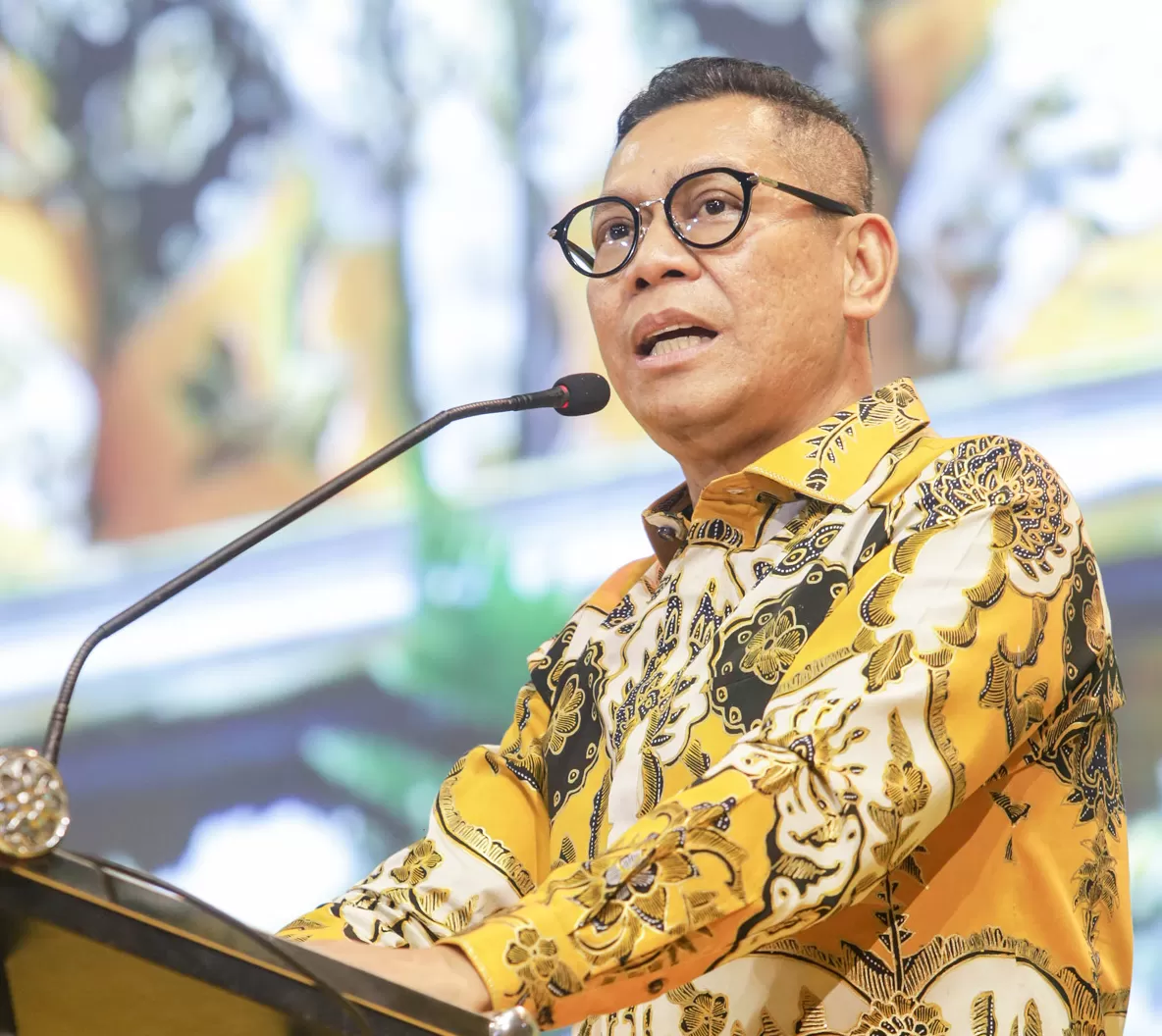 Adies Kadir : Per 1 Maret Eksportir Wajib Tempatkan DHE SDA Di Sistem Perbankan