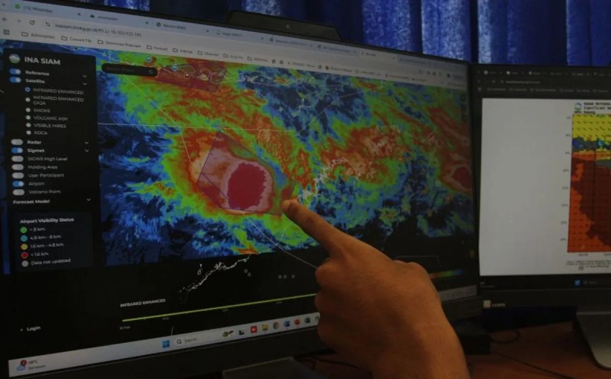 BMKG: Cuaca mayoritas wilayah Indonesia berawan-hujan pada Selasa