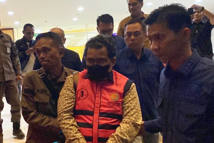 Eks JPU Kejari Jakbar Azam Akhmad Akhsya Jadi Tersangka Usai Tilap Uang Barbuk Rp 11,5 M
