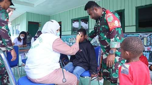 Kodim Puncak Jaya Gelar Pengobatan Untuk 375 Pengungsi