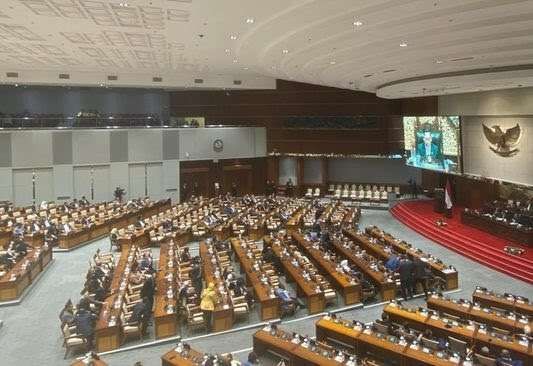 DPR Sahkan RUU KUHAP menjadi RUU Inisiatif DPR